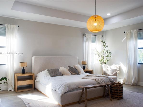 8800 NW 98th Ct, Doral FL 33178