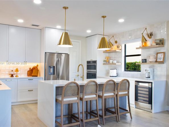 8800 NW 98th Ct, Doral FL 33178