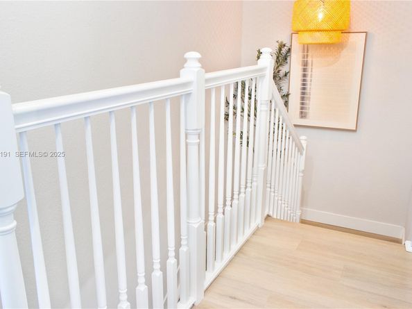 8800 NW 98th Ct, Doral FL 33178