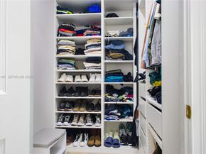 8800 NW 98th Ct, Doral FL 33178