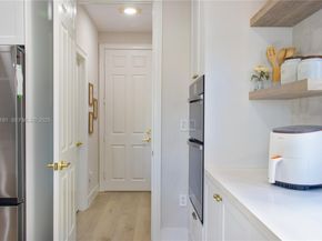 8800 NW 98th Ct, Doral FL 33178