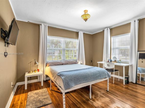 1860 NE 157th Ter, North Miami Beach FL 33162