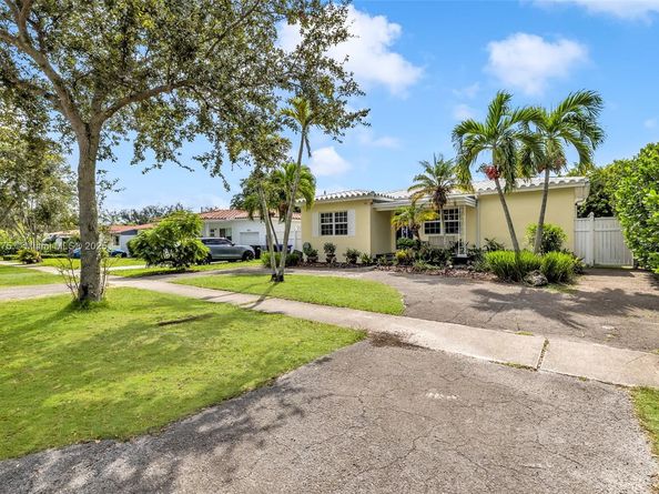 1860 NE 157th Ter, North Miami Beach FL 33162