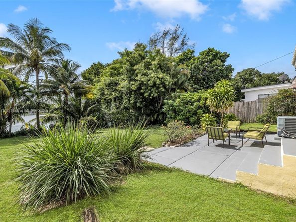 1860 NE 157th Ter, North Miami Beach FL 33162