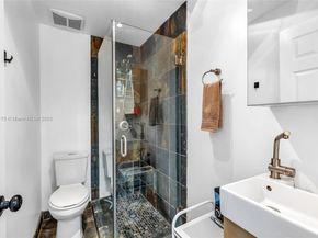 1860 NE 157th Ter, North Miami Beach FL 33162