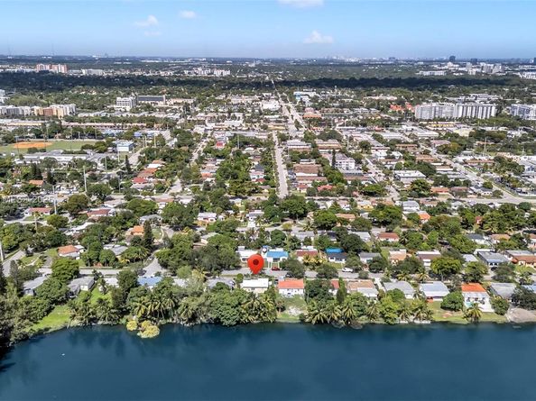 1860 NE 157th Ter, North Miami Beach FL 33162
