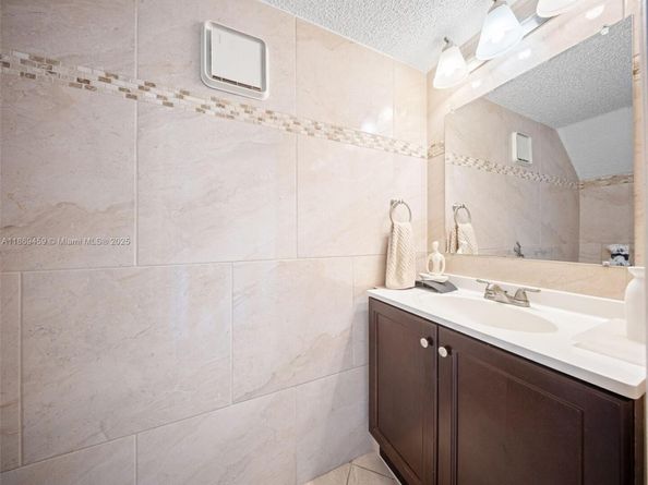 1340 NW 125th Ter, Sunrise FL 33323