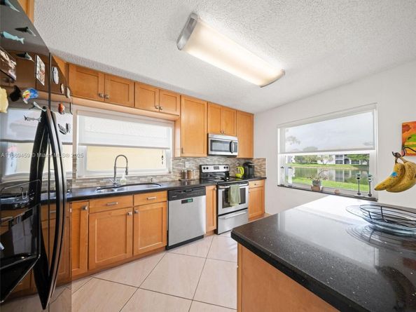 1340 NW 125th Ter, Sunrise FL 33323