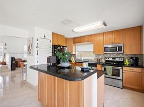 1340 NW 125th Ter, Sunrise FL 33323