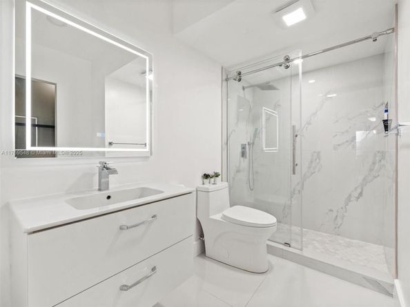 200 Diplomat Pkwy 424, Hallandale Beach FL 33009