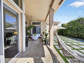 1623 Blue Jay Cir, Weston FL 33327