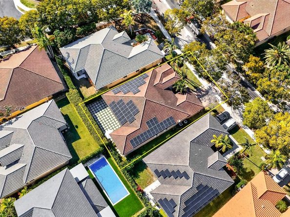 1623 Blue Jay Cir, Weston FL 33327