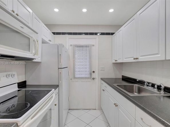 17001 NE 13th Ave 306, Miami FL 33162