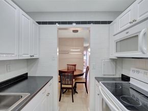 17001 NE 13th Ave 306, Miami FL 33162