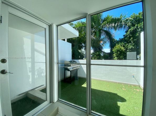 1600 Michigan Ave 8, Miami Beach FL 33139
