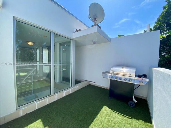 1600 Michigan Ave 8, Miami Beach FL 33139