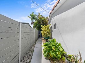 9451 SW 61st St, Miami FL 33173