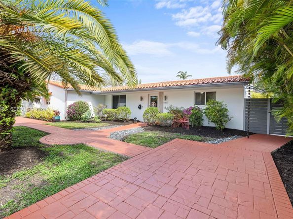 9451 SW 61st St, Miami FL 33173