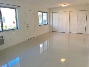 2250 Bay Dr 8, Miami Beach FL 33141