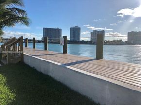 2250 Bay Dr 8, Miami Beach FL 33141