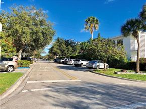 2250 Bay Dr 8, Miami Beach FL 33141
