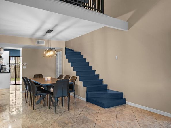 11166 NW 37th St, Sunrise FL 33351