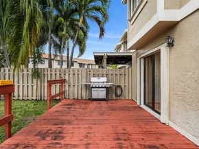 11166 NW 37th St, Sunrise FL 33351