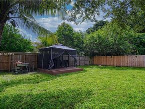 2614 Monroe St, Hollywood FL 33020