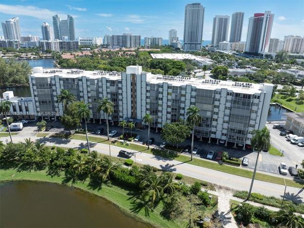 200 Diplomat Pkwy 825, Hallandale Beach FL 33009
