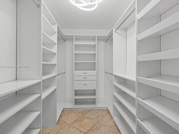 200 Diplomat Pkwy 825, Hallandale Beach FL 33009