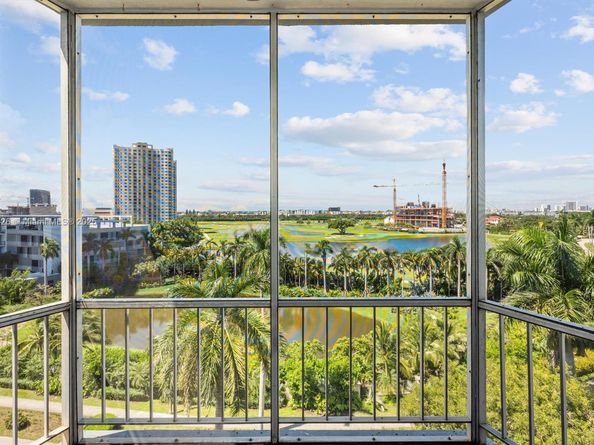 200 Diplomat Pkwy 825, Hallandale Beach FL 33009