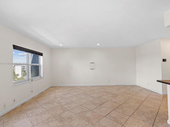 200 Diplomat Pkwy 825, Hallandale Beach FL 33009
