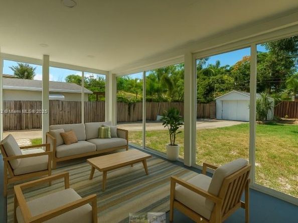 246 NE 13th St, Delray Beach FL 33444