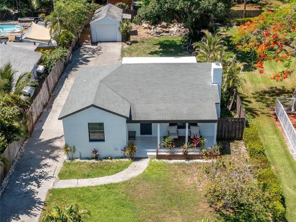 246 NE 13th St, Delray Beach FL 33444