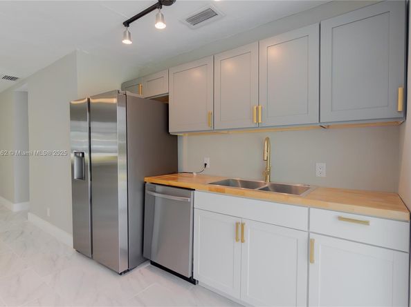 246 NE 13th St, Delray Beach FL 33444