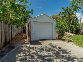 246 NE 13th St, Delray Beach FL 33444