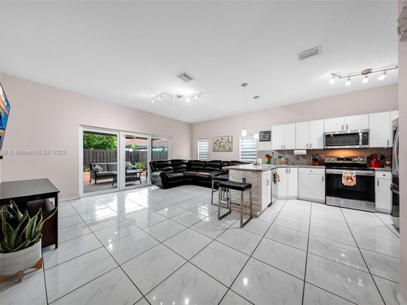 18043 SW 144th Pl, Miami FL 33177