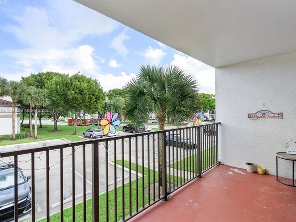 510 S Park Rd 2510, Hollywood FL 33021