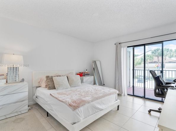 510 S Park Rd 2510, Hollywood FL 33021
