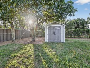 6800 NW 7th St, Plantation FL 33317