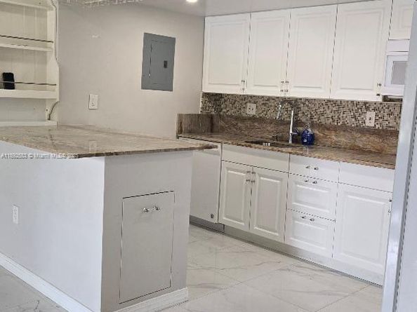 17600 NW 68th Ave B2002, Hialeah FL 33015