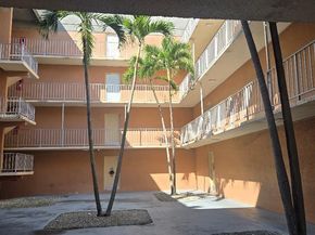 17600 NW 68th Ave B2002, Hialeah FL 33015