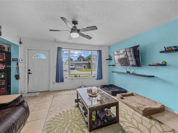 4450 SW 24th St, Fort Lauderdale FL 33317