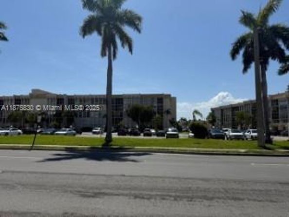 801 Three Islands Blvd 112, Hallandale Beach FL 33009