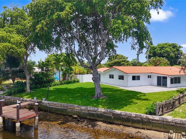 1710 SW 1st Ave, Pompano Beach FL 33060