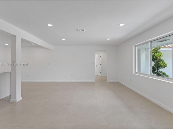 1710 SW 1st Ave, Pompano Beach FL 33060