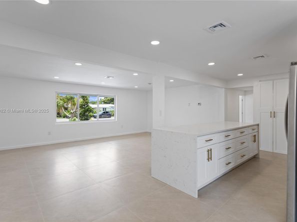 1710 SW 1st Ave, Pompano Beach FL 33060