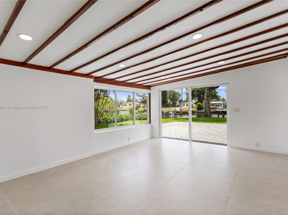 1710 SW 1st Ave, Pompano Beach FL 33060