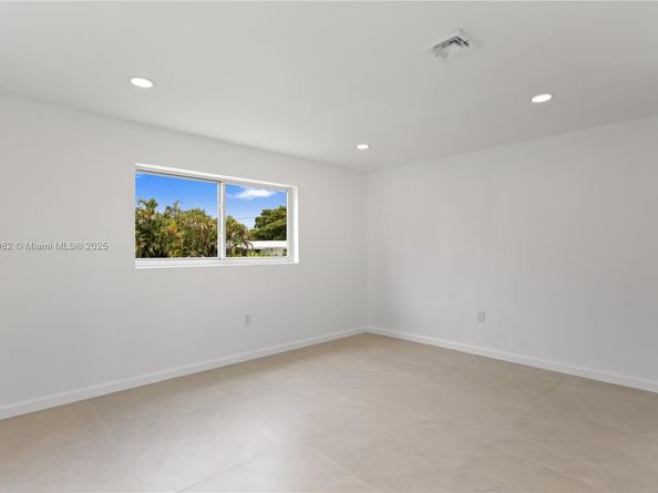 1710 SW 1st Ave, Pompano Beach FL 33060
