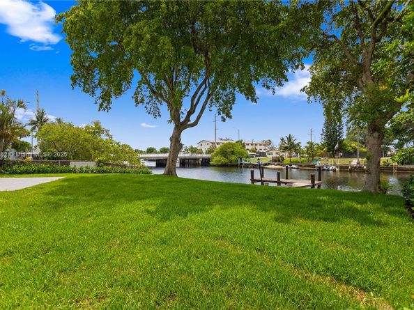 1710 SW 1st Ave, Pompano Beach FL 33060